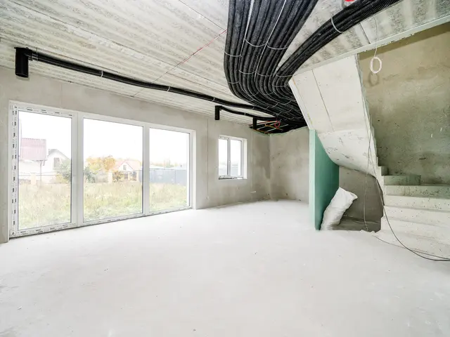 Pirmo aukšto erdvė statybos stadijoje
